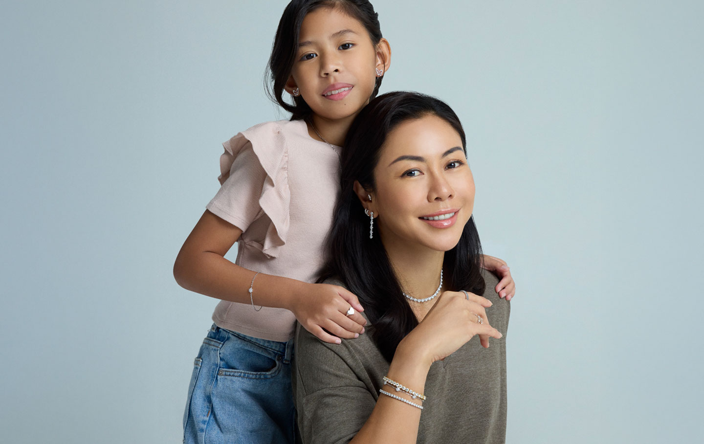Where Love Begins
For the love, the laughter, the everyday magic—this Mother’s Day, celebrate the light they bring with something that shines just as bright.
The Love Diamond. For every kind of mom.