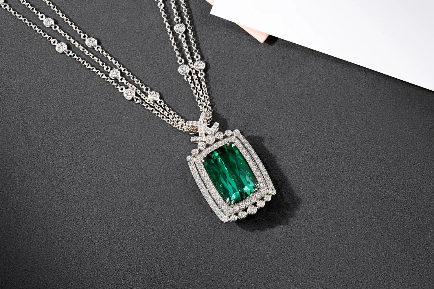 Emerald Cut Diamond Setting | SUEN Atelier